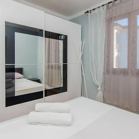 Дом отдыха House Suric